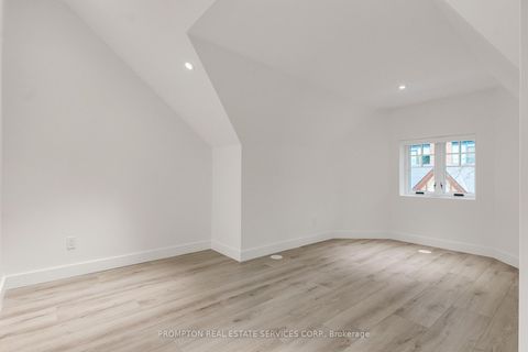 Photo 24 at 11 Gloucester Street, Yonge Corridor, Toronto