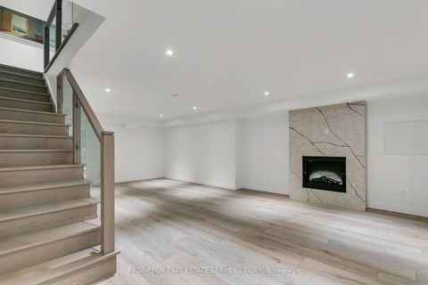 Photo 28 at 11 Gloucester Street, Yonge Corridor, Toronto