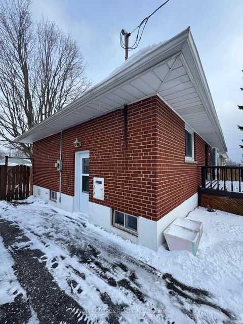 Photo 1 at 1467 Oxford Street, Lakeview, Oshawa