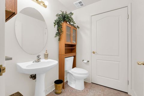 Photo 3 at PH 2-4 - 2 Toronto Street, City Centre, Barrie