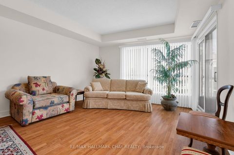 Photo 11 at PH 2-4 - 2 Toronto Street, City Centre, Barrie