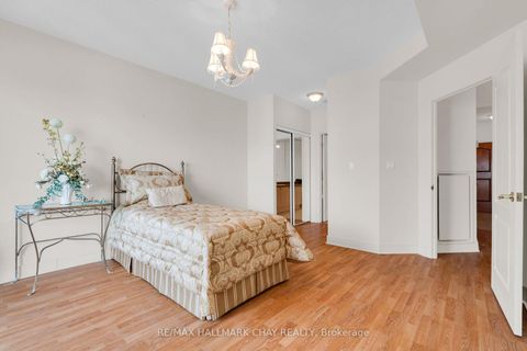 Photo 16 at PH 2-4 - 2 Toronto Street, City Centre, Barrie