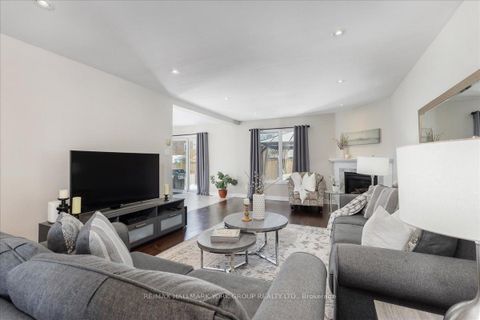 Photo 11 at 19 Silverstone Crescent, Keswick South, Georgina