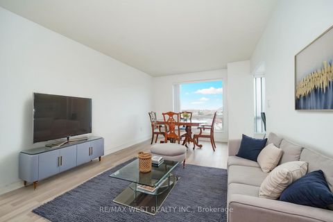 Photo 3 at 602 - 1 Hycrest Avenue, Willowdale East, Toronto