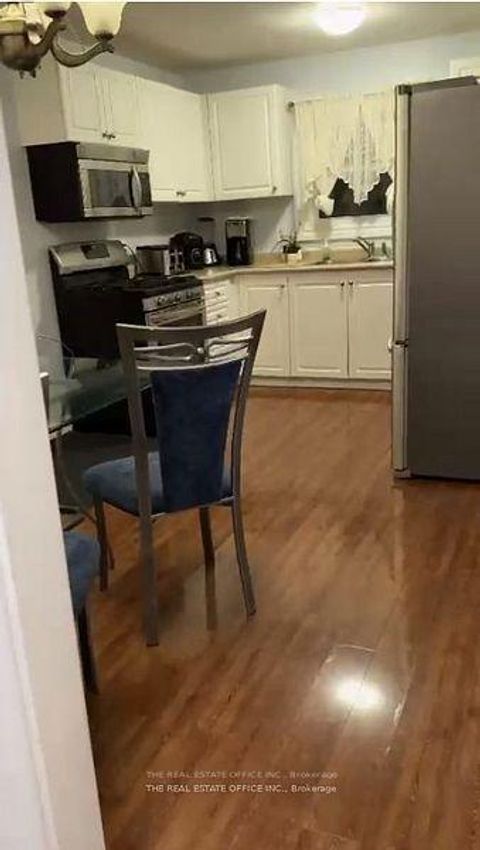 Photo 11 at 393 Adeline Drive, Keswick South, Georgina