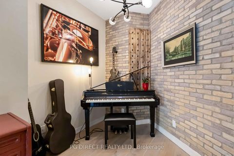 Photo 9 at 622 - 38 Howard Park Avenue, Roncesvalles, Toronto