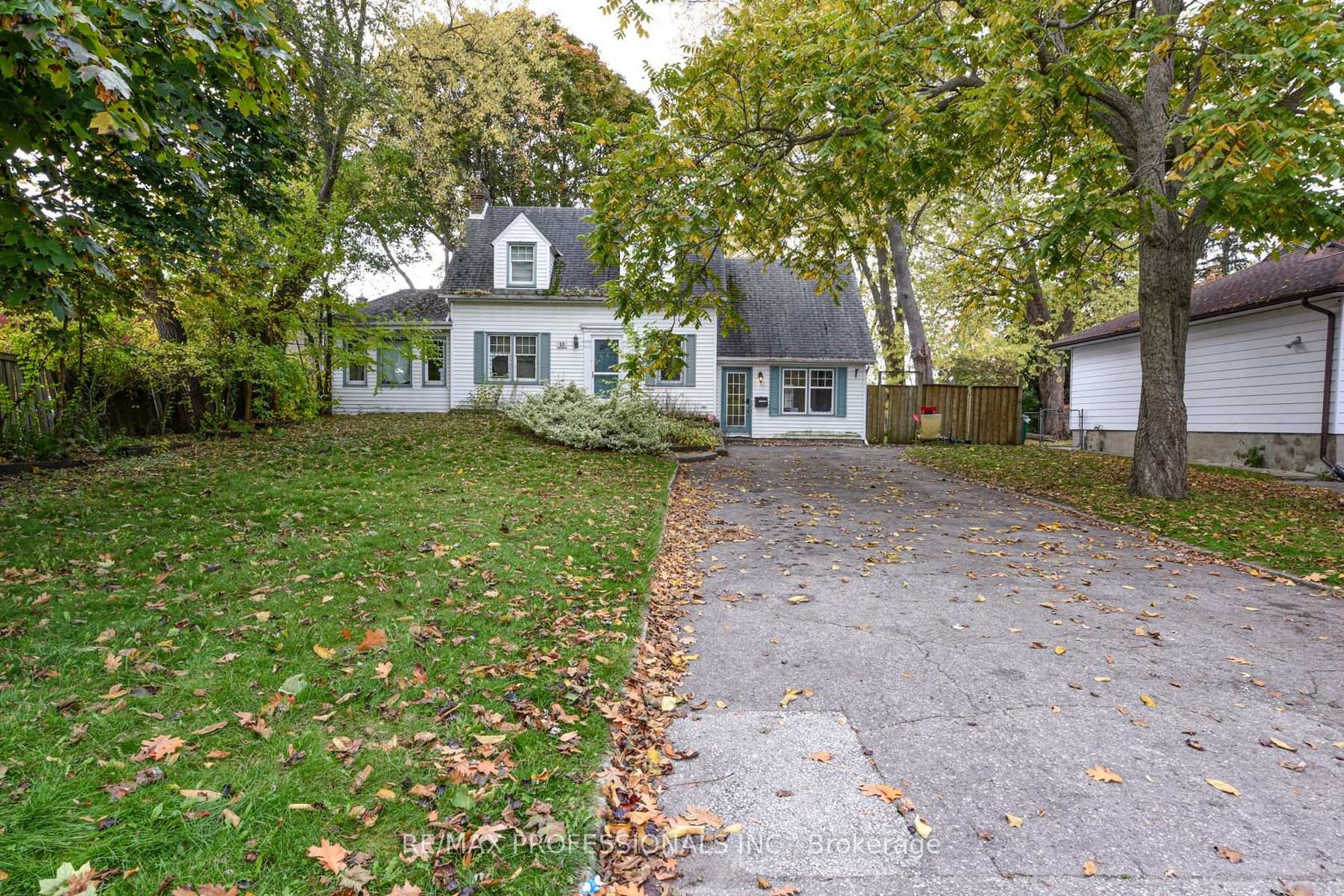 10 Broadview Avenue, Port Credit, Mississauga 