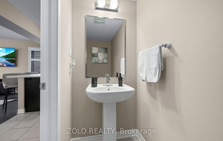 Photo 24 at 65 - 22 Spring Creek Drive, Waterdown, Hamilton