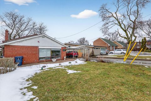 Photo 2 at 18 De Marco Boulevard, Rustic, Toronto