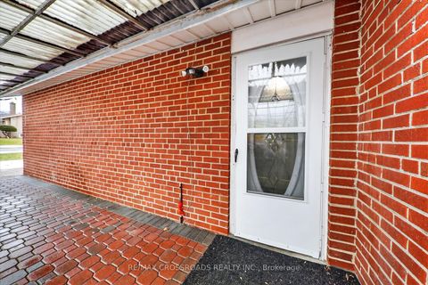 Photo 3 at 18 De Marco Boulevard, Rustic, Toronto