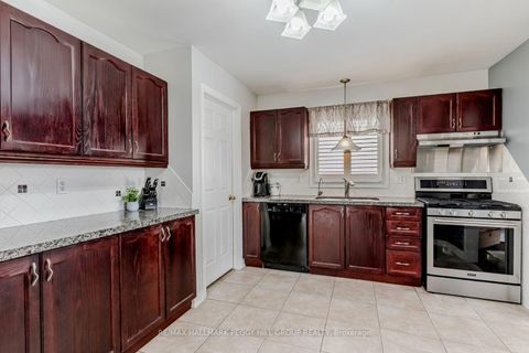 Photo 4 at 25 Kell Place, Bayshore, Barrie