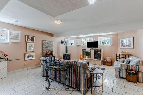 Photo 11 at 25 Kell Place, Bayshore, Barrie