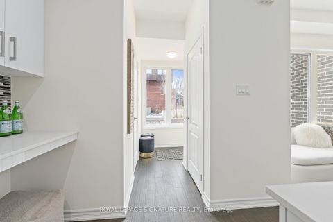 Photo 2 at 30 - 1972R Victoria Park Avenue, Donalda, Toronto