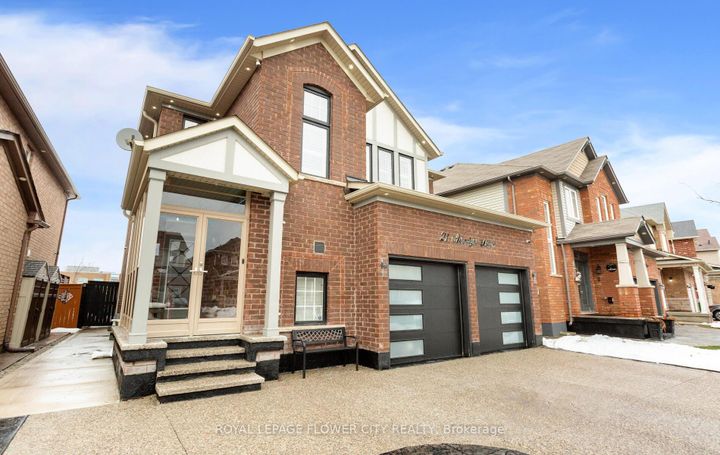 Photo 2 at 21 Arkwright Drive, Northwest Brampton, Brampton