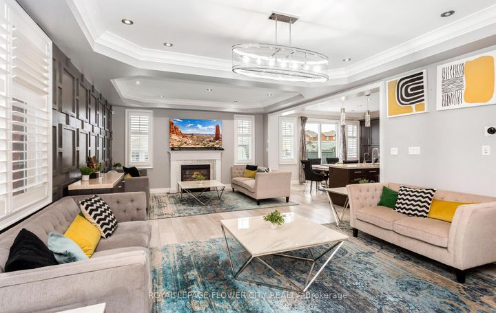 Photo 11 at 21 Arkwright Drive, Northwest Brampton, Brampton