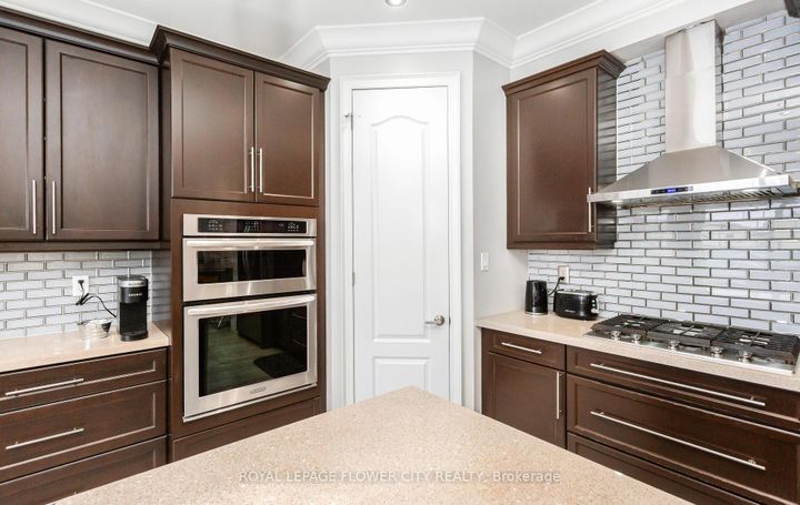 Photo 29 at 21 Arkwright Drive, Northwest Brampton, Brampton