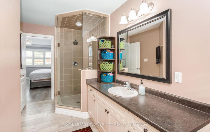 Photo 36 at 21 Arkwright Drive, Northwest Brampton, Brampton