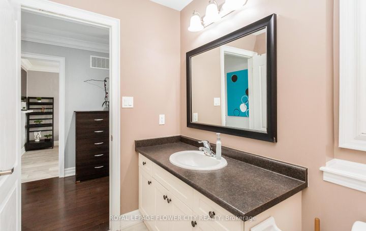 Photo 41 at 21 Arkwright Drive, Northwest Brampton, Brampton