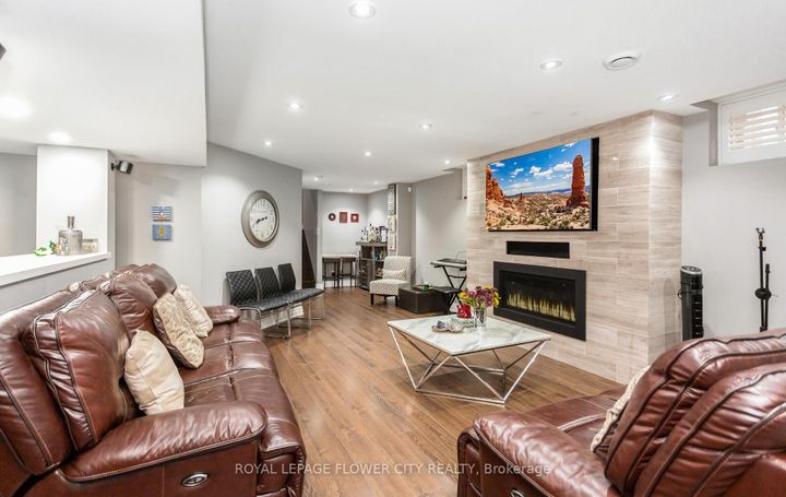 Photo 42 at 21 Arkwright Drive, Northwest Brampton, Brampton