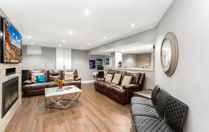 Photo 43 at 21 Arkwright Drive, Northwest Brampton, Brampton