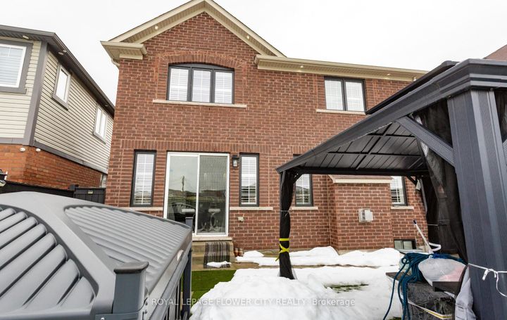 Photo 48 at 21 Arkwright Drive, Northwest Brampton, Brampton