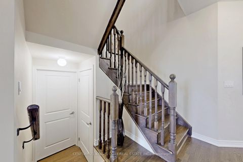 Photo 15 at 521 McGregor Farm Trail, Glenway Estates, Newmarket