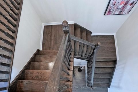 Photo 16 at 521 McGregor Farm Trail, Glenway Estates, Newmarket