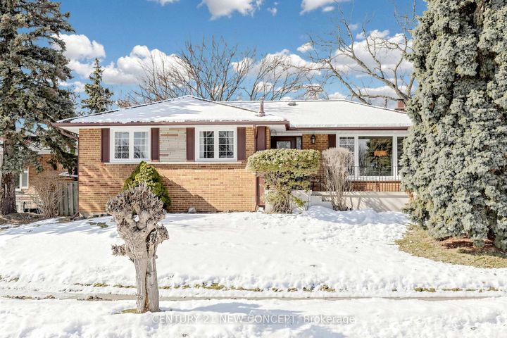 Photo 2 at 8 Rintella Court, Bendale, Toronto