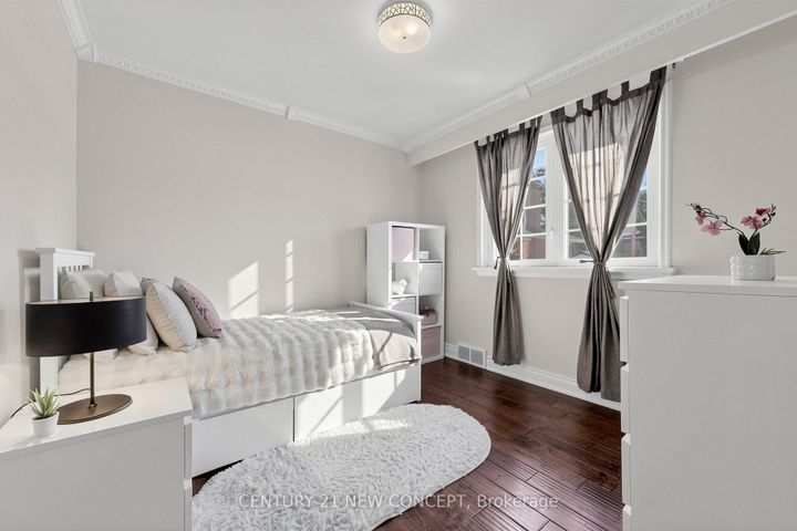 Photo 21 at 8 Rintella Court, Bendale, Toronto