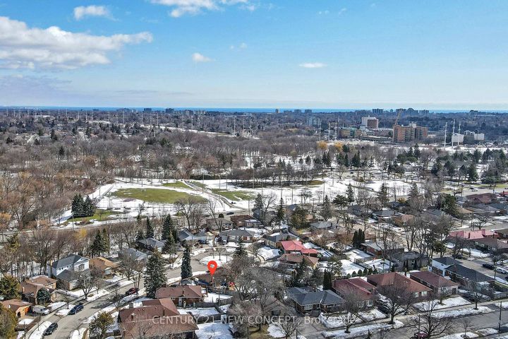 Photo 42 at 8 Rintella Court, Bendale, Toronto