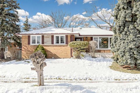 Photo 2 at 8 Rintella Court, Bendale, Toronto