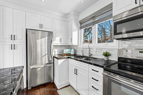 Photo 15 at 8 Rintella Court, Bendale, Toronto