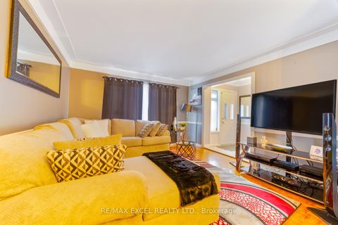 Photo 5 at 57 Lowry Square, Malvern, Toronto