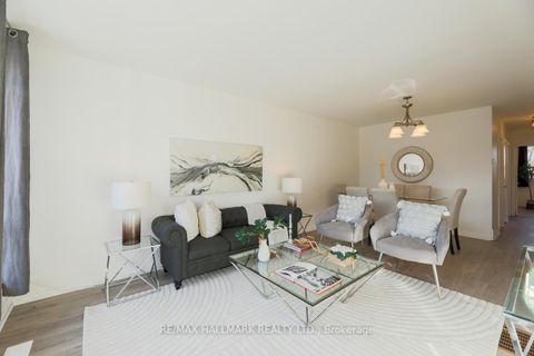 Photo 12 at 152 Santamonica Boulevard, Birchmount, Toronto