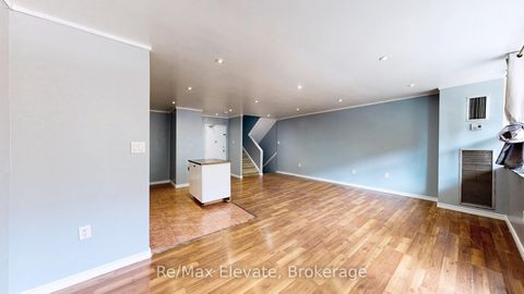 Photo 4 at 204 - 4060 Lawrence Avenue E, West Hill, Toronto