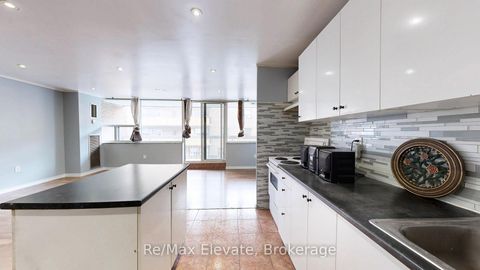 Photo 8 at 204 - 4060 Lawrence Avenue E, West Hill, Toronto