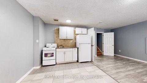 Photo 33 at 204 - 4060 Lawrence Avenue E, West Hill, Toronto