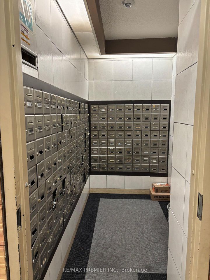 Photo 14 at 905 - 40 Panorama Court, Jamestown, Toronto