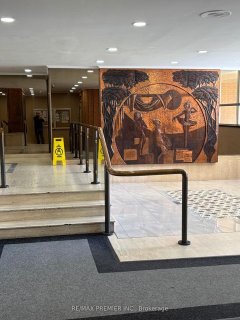 Photo 2 at 905 - 40 Panorama Court, Jamestown, Toronto