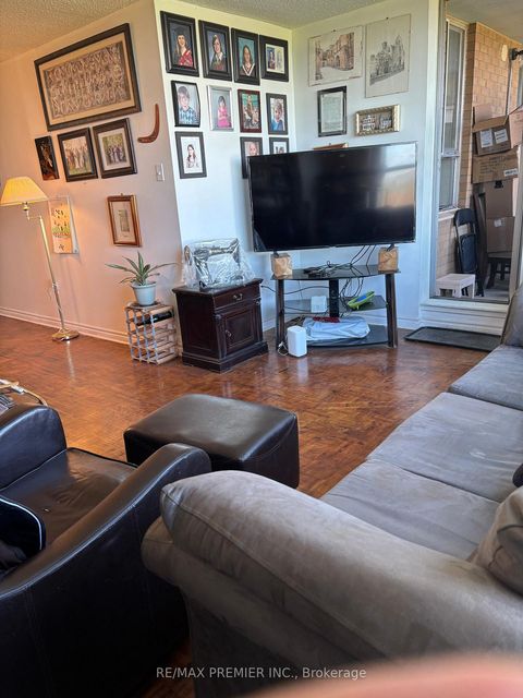 Photo 7 at 905 - 40 Panorama Court, Jamestown, Toronto