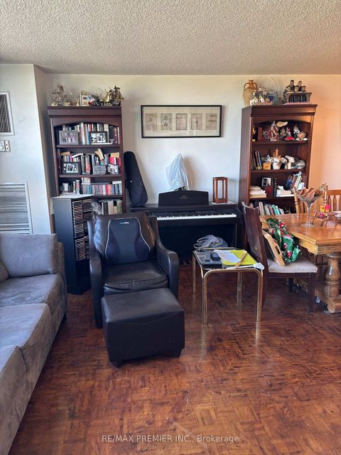 Photo 8 at 905 - 40 Panorama Court, Jamestown, Toronto