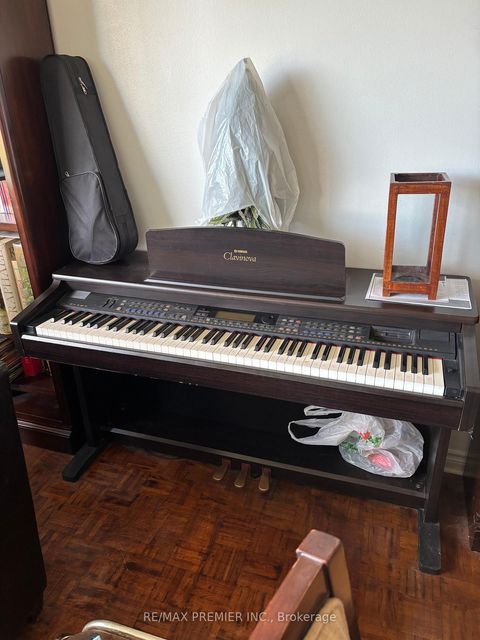 Photo 9 at 905 - 40 Panorama Court, Jamestown, Toronto