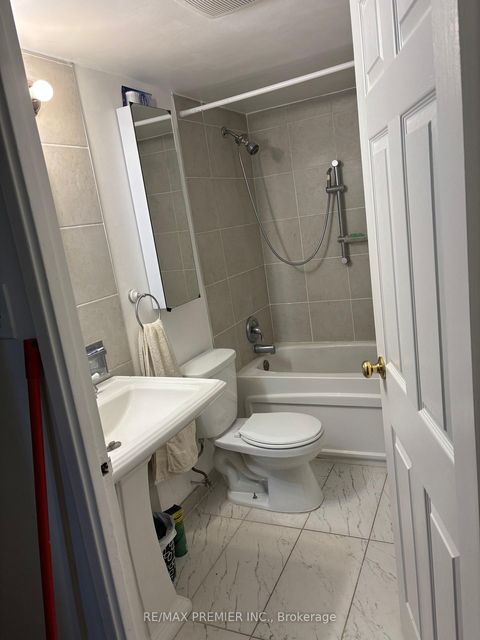 Photo 10 at 905 - 40 Panorama Court, Jamestown, Toronto