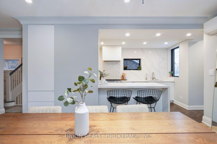 Photo 9 at 10 Hollywood Crescent, Woodbine Corridor, Toronto