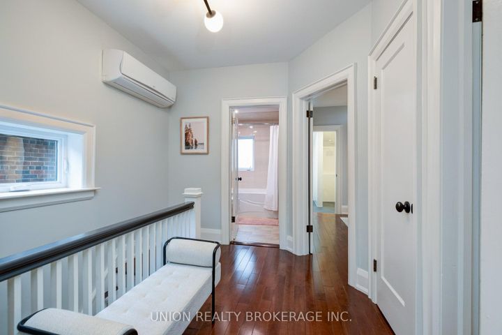 Photo 17 at 10 Hollywood Crescent, Woodbine Corridor, Toronto