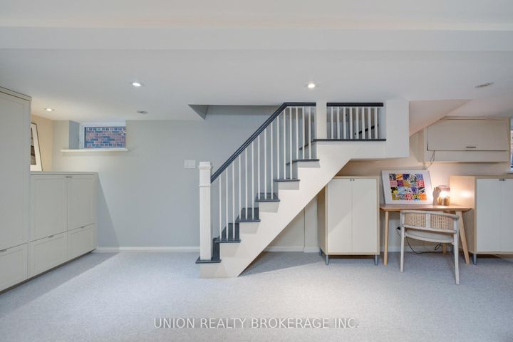 Photo 25 at 10 Hollywood Crescent, Woodbine Corridor, Toronto