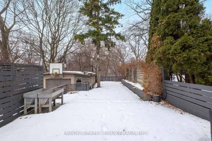 Photo 36 at 10 Hollywood Crescent, Woodbine Corridor, Toronto