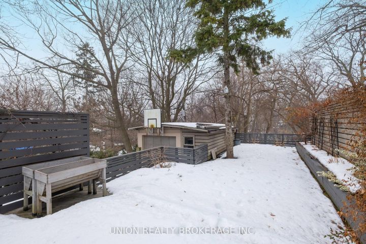 Photo 37 at 10 Hollywood Crescent, Woodbine Corridor, Toronto