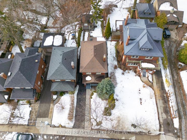 Photo 39 at 10 Hollywood Crescent, Woodbine Corridor, Toronto