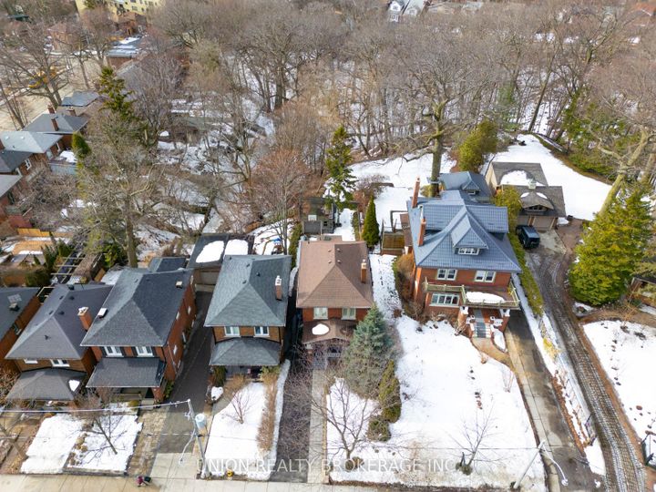 Photo 40 at 10 Hollywood Crescent, Woodbine Corridor, Toronto